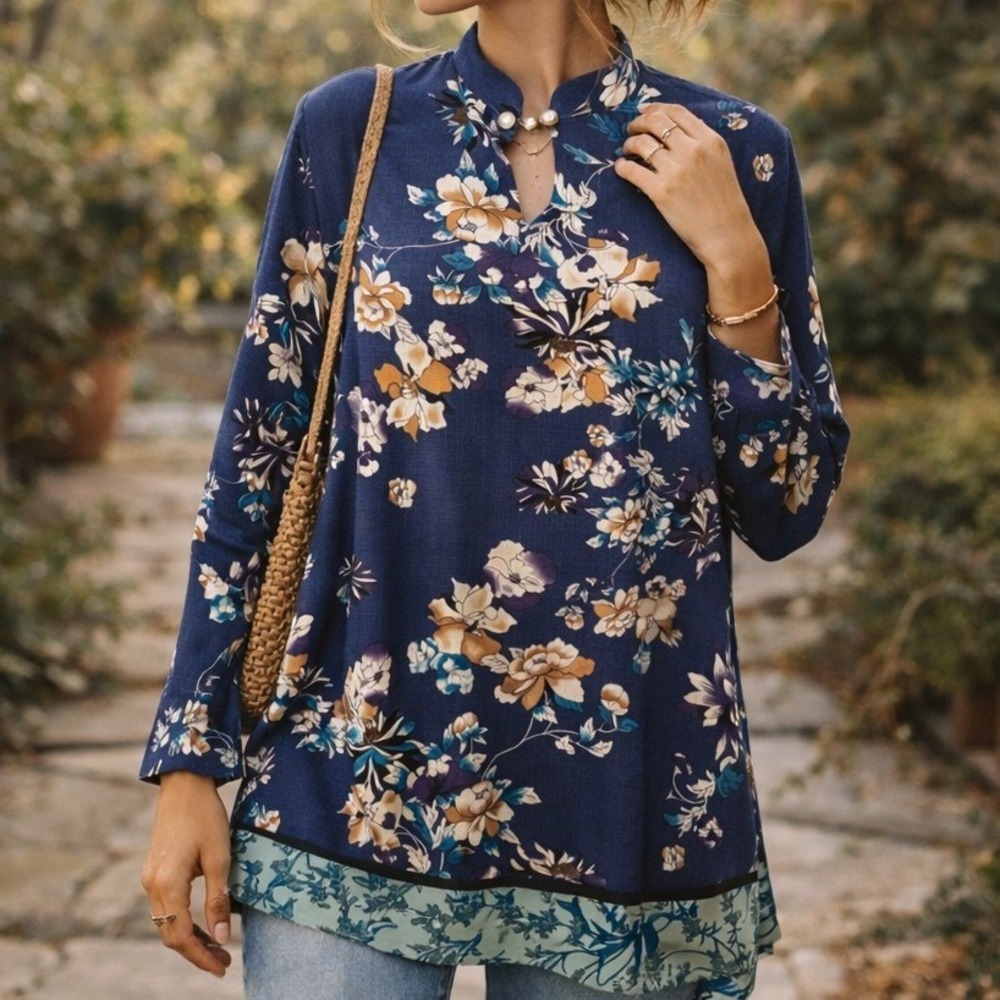 Susan Graver Liquid Knit Floral Tunic Blouse Size S Mock Neck Bell Sleeve